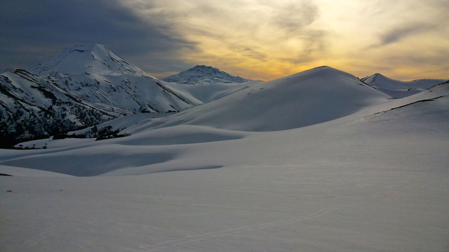 Emergency Snow Shelters – Snow Trench