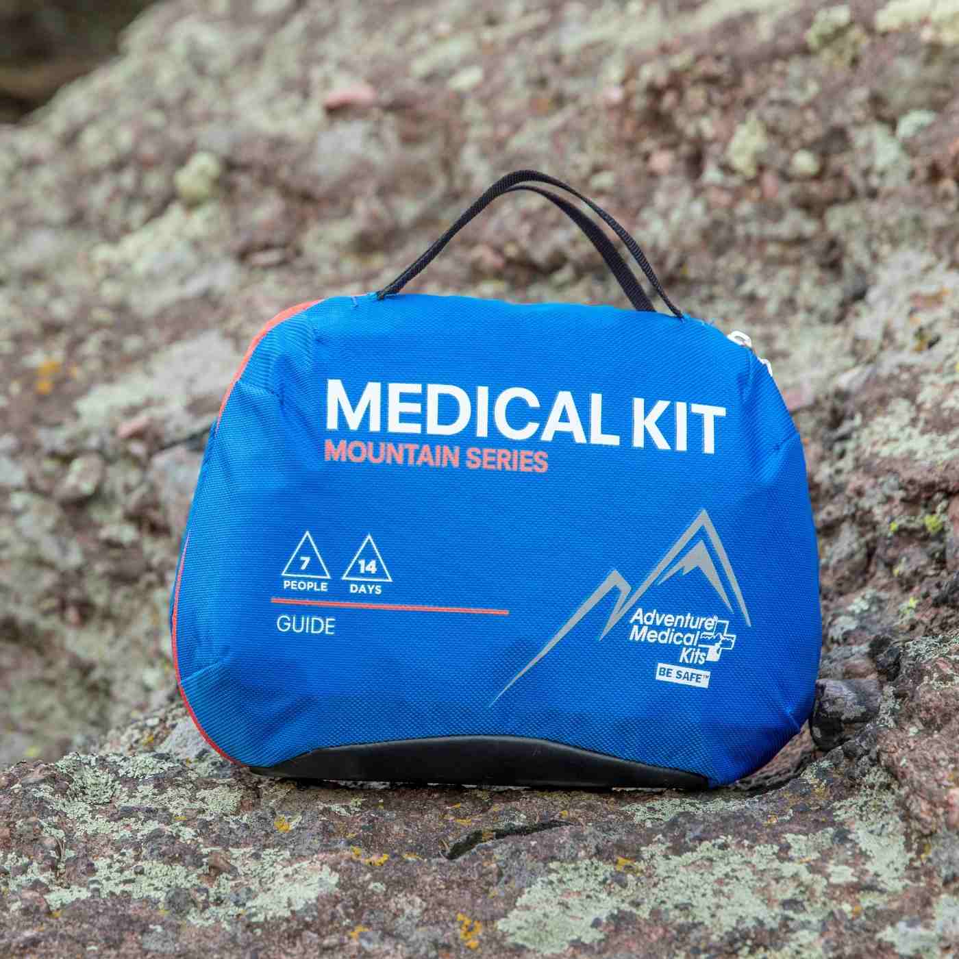 Mountain Series Medical Kit - Guide on rock